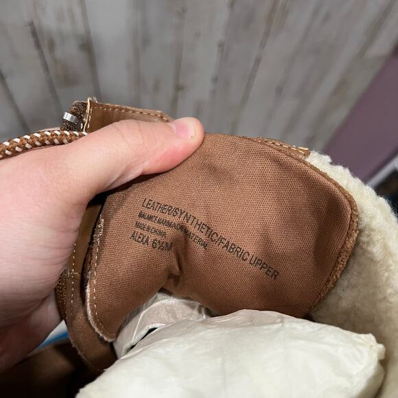 Violet & Red NWOB Women's 6.5M Alexa Suede Leather Combat Boot Brown Lug Sole - Picture 6 of 6